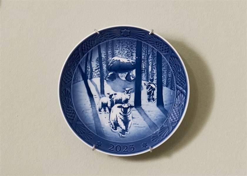 Christmas Plate 2023 - Christmas in the Woods